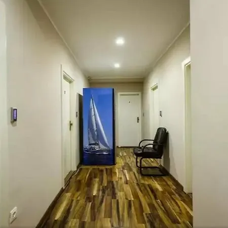 And Golden Gate Apartment